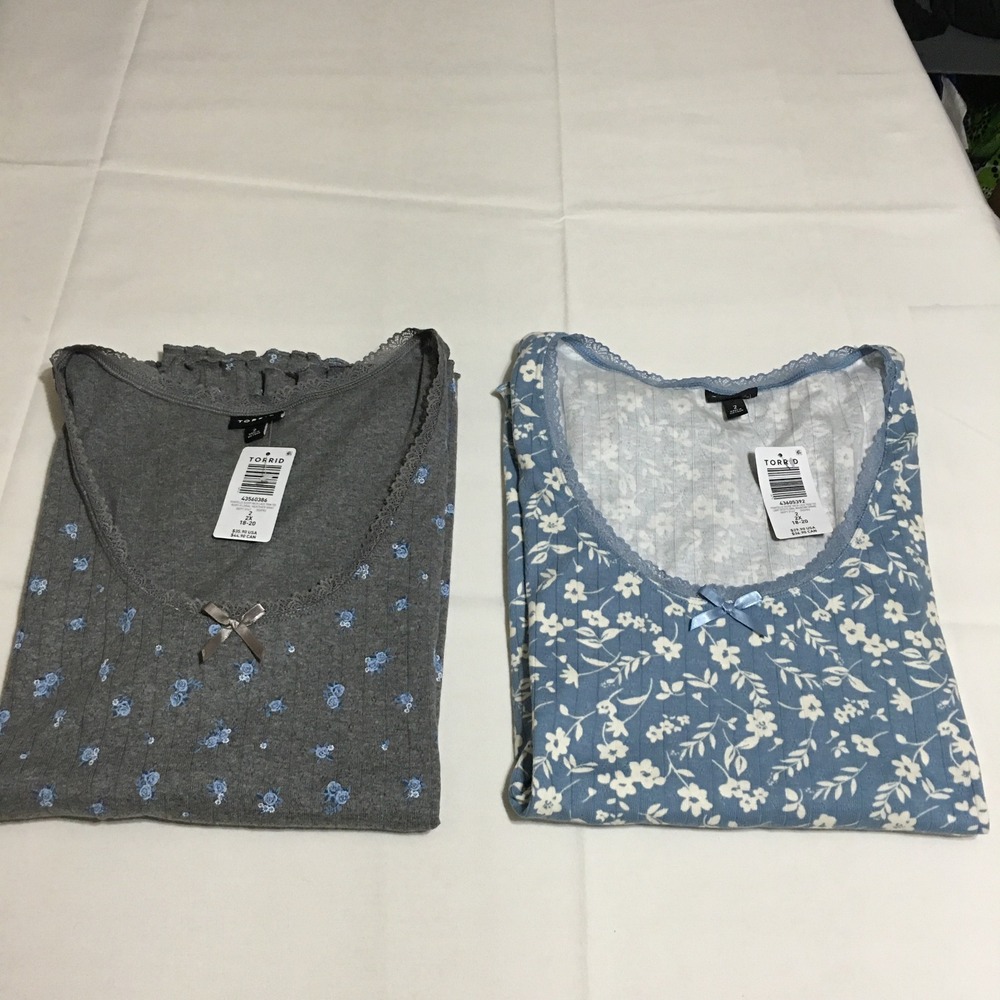 Lot of 2 Torrid Pointelle Scoop Neck Tees Sz 2 2X Blue Gray Floral Lace Trim NWT